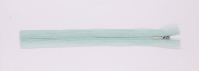 Потайная неразъемная, цвет ткани М400 цвет звена , замок пластик